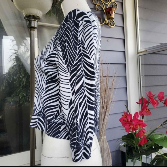 Rafaella Petite 100% Cotton Leaf Pattern Crop Cardigan Black&White Size Small - Picture 3 of 9